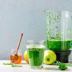 Kale and apple smoothie