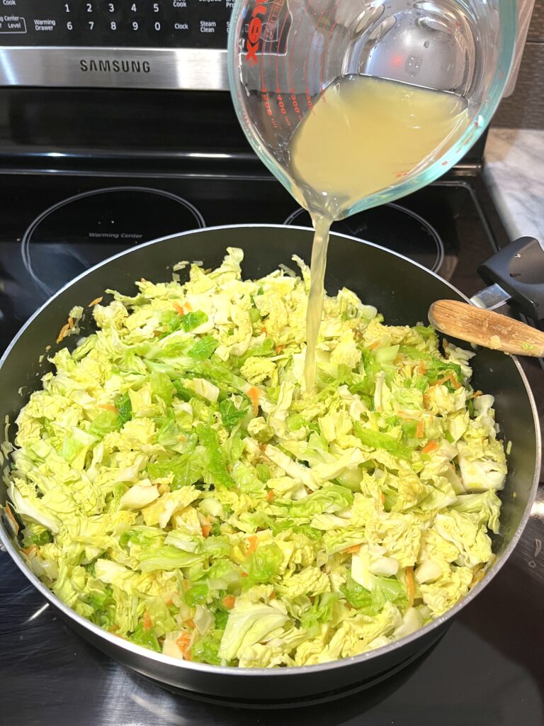 adding lemon juice for Spring Cabbage aka Młoda Kapusta