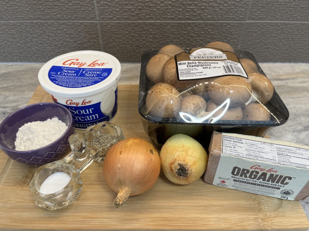 Ingredients for mushroom sauce